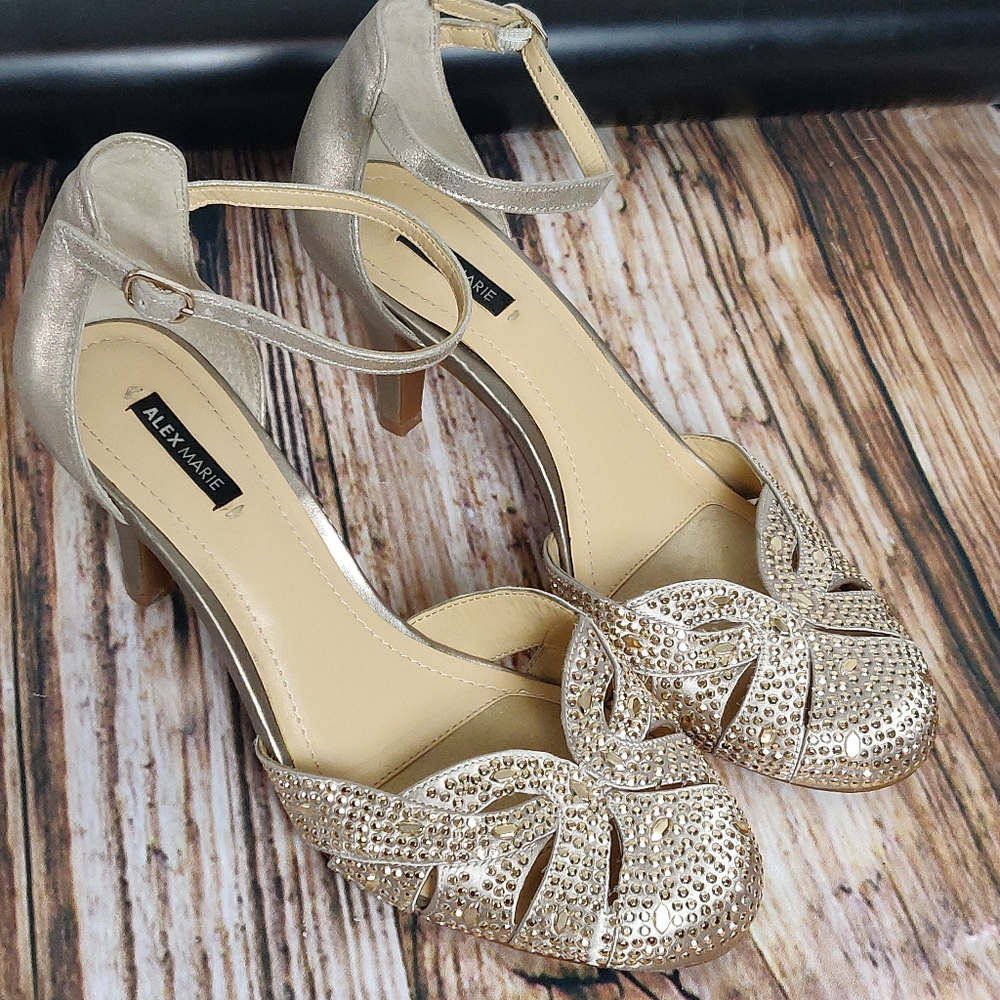 Alex Marie 8.5M Gold 2.5" Heel with Embellishments